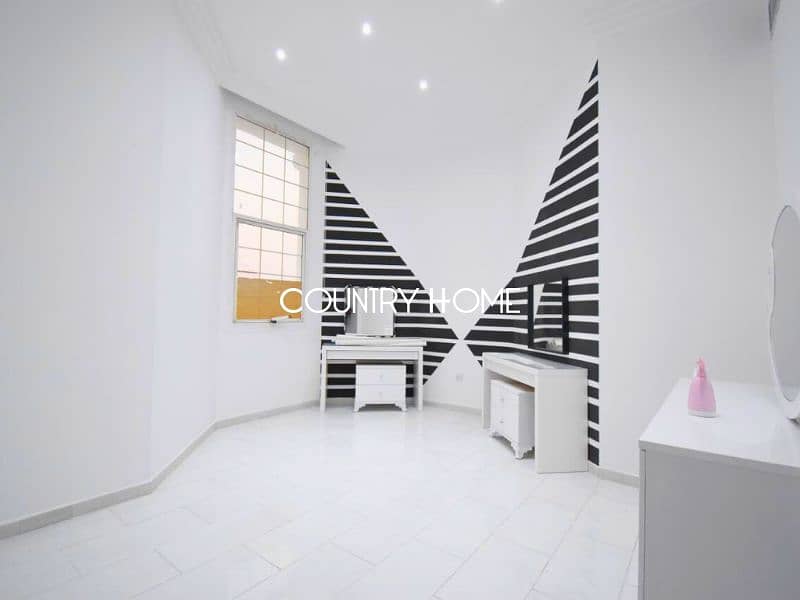 Massive 5BR Villa | Private Garden | Prime Location | Vastu Compliant - Image 22