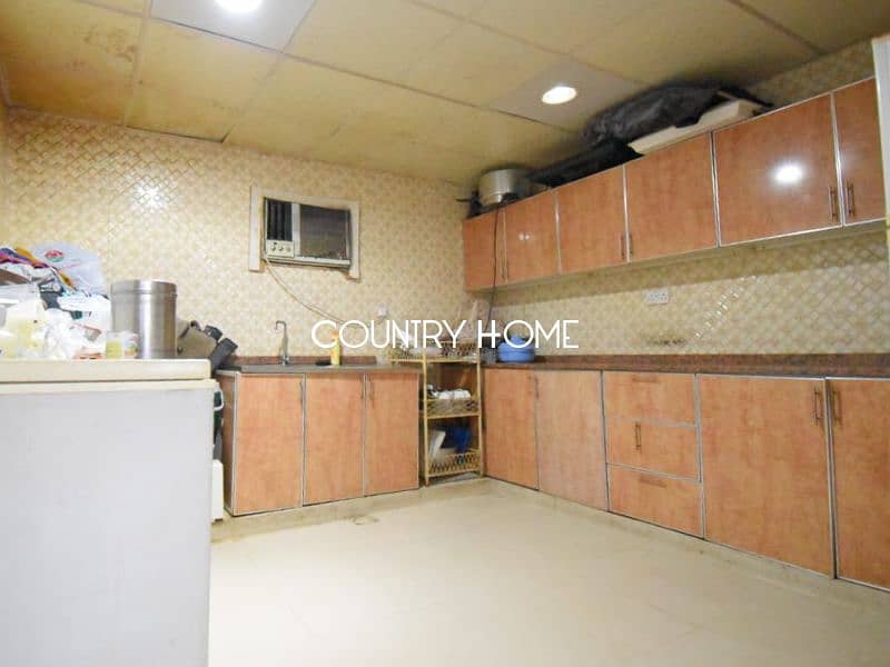 Massive 5BR Villa | Private Garden | Prime Location | Vastu Compliant - Image 27