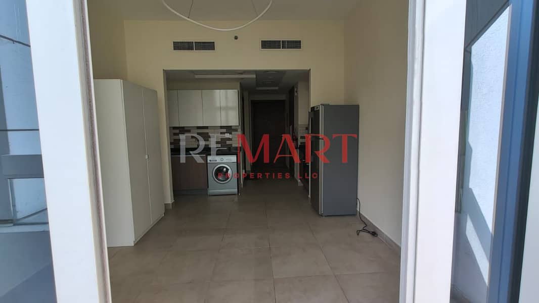 Multiple Options | Ready to Move | Azizi Star | Prime Location - Image 9