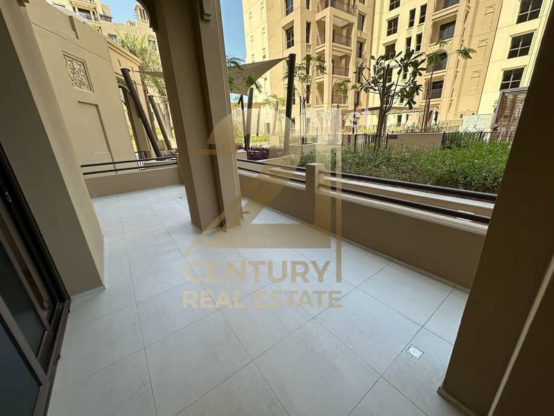 NEAR TO POOL | VACANT | LARGE TERRACE