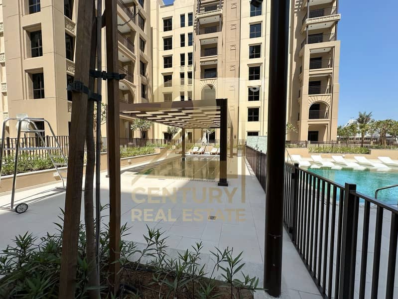NEAR TO POOL | VACANT | LARGE TERRACE - Image 7