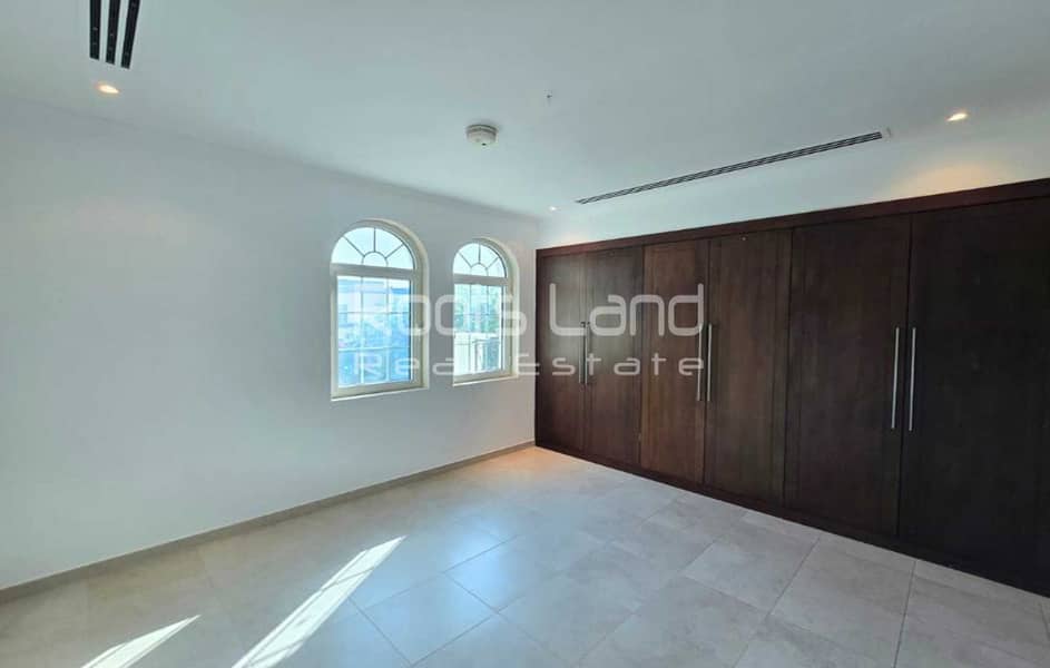 District 6 | Facing the Park | Legacy | Single Row - Image 10