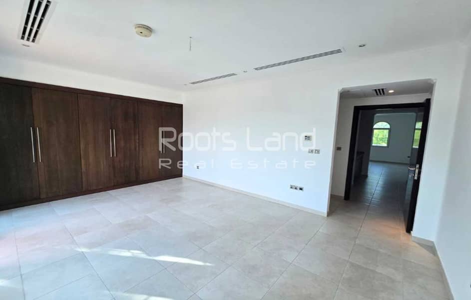 District 6 | Facing the Park | Legacy | Single Row - Image 11