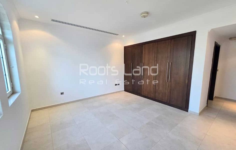 District 6 | Facing the Park | Legacy | Single Row - Image 17