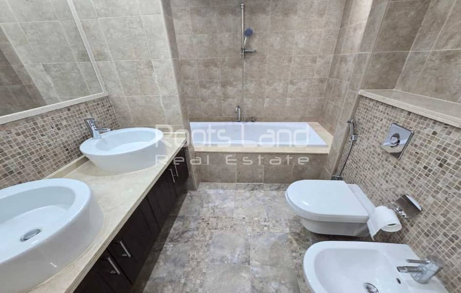 District 6 | Facing the Park | Legacy | Single Row - Image 24