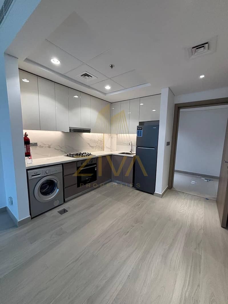 Modern 2 BHK Apartment with Stunning Views in Azizi Riviera - Image 7