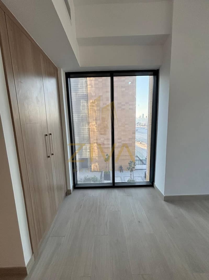 Modern 2 BHK Apartment with Stunning Views in Azizi Riviera - Image 8