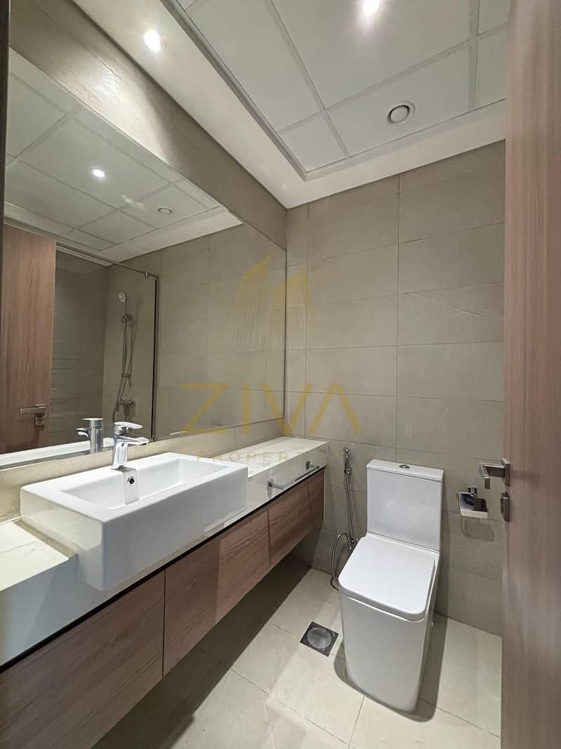 Modern 2 BHK Apartment with Stunning Views in Azizi Riviera - Image 10