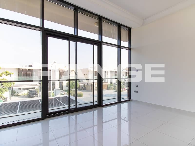 Spacious Layout | Move-in Ready | Near Park - Image 10