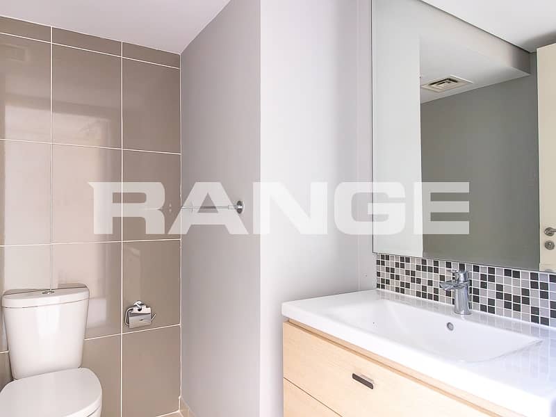 Spacious Layout | Move-in Ready | Near Park - Image 14