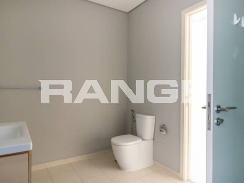 Spacious Layout | Move-in Ready | Near Park - Image 15