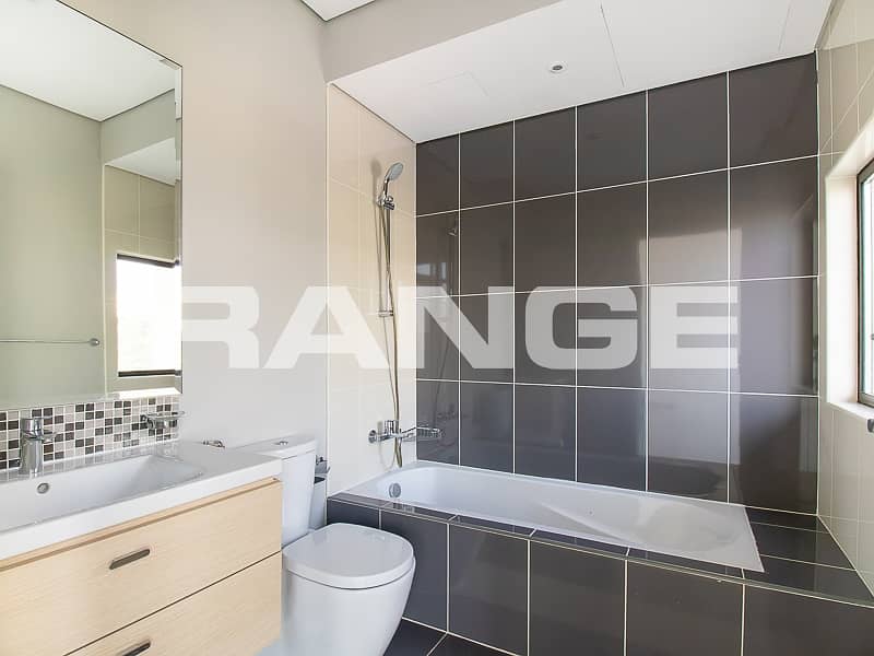 Spacious Layout | Move-in Ready | Near Park - Image 16