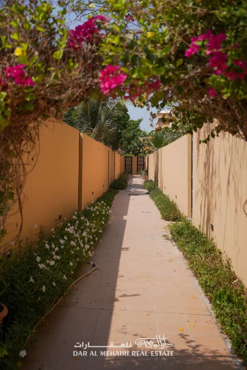 18 VILLAS - Image 12