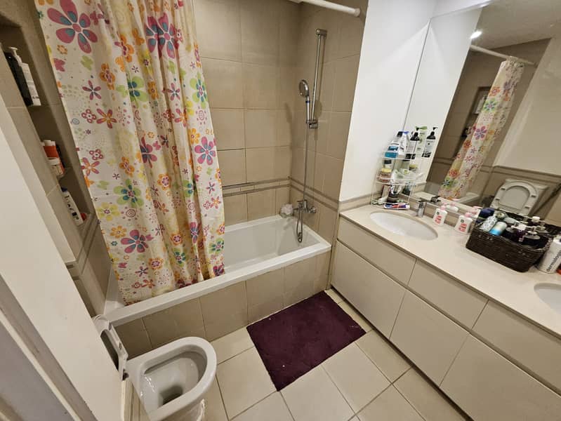 Removated 3 Bedroom plus Maids Apartment In Zahra, Townsquare For Sale - Image 9