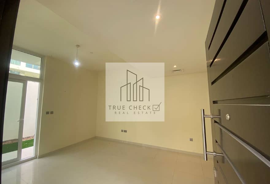 3 BEDROOMS + MAID | UNFURNISHED | L-SHAPED GARDEN