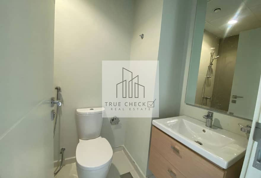 3 BEDROOMS + MAID | UNFURNISHED | L-SHAPED GARDEN - Image 7