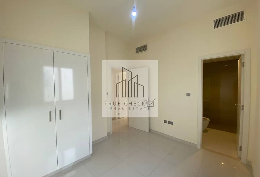 3 BEDROOMS + MAID | UNFURNISHED | L-SHAPED GARDEN - Image 9