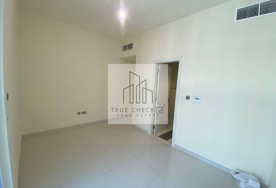 3 BEDROOMS + MAID | UNFURNISHED | L-SHAPED GARDEN - Image 25