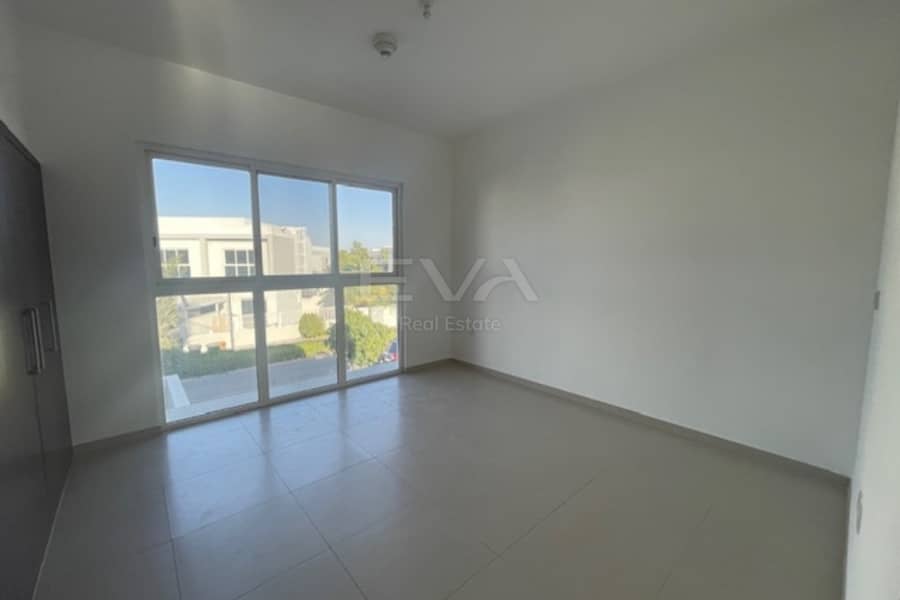 Single Row | Semi Detached | Well Maintained