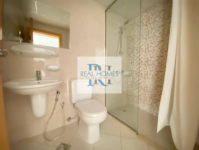 Bright and Spacious| Prime Location| Ready to Move - Image 6