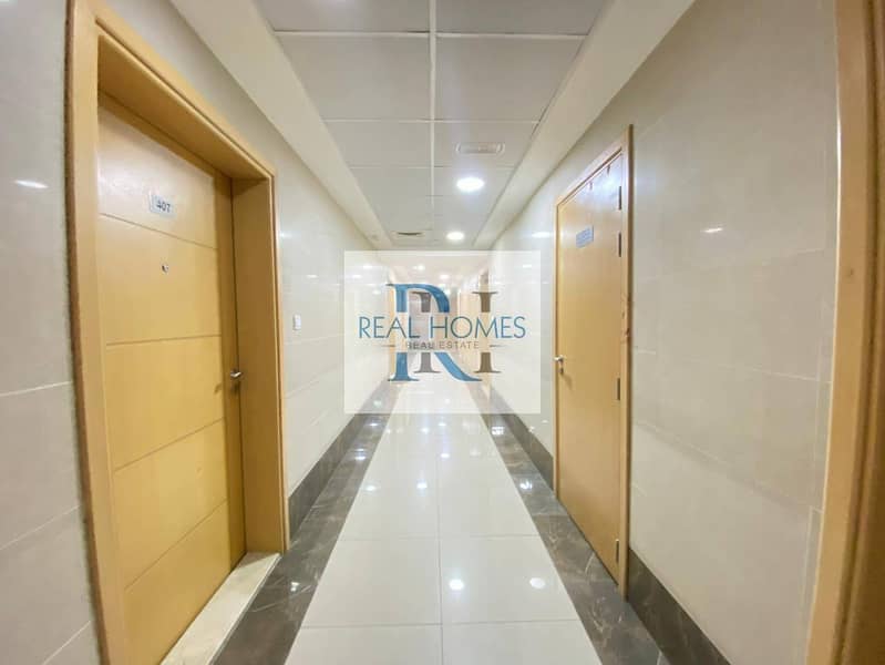 Bright and Spacious| Prime Location| Ready to Move - Image 7