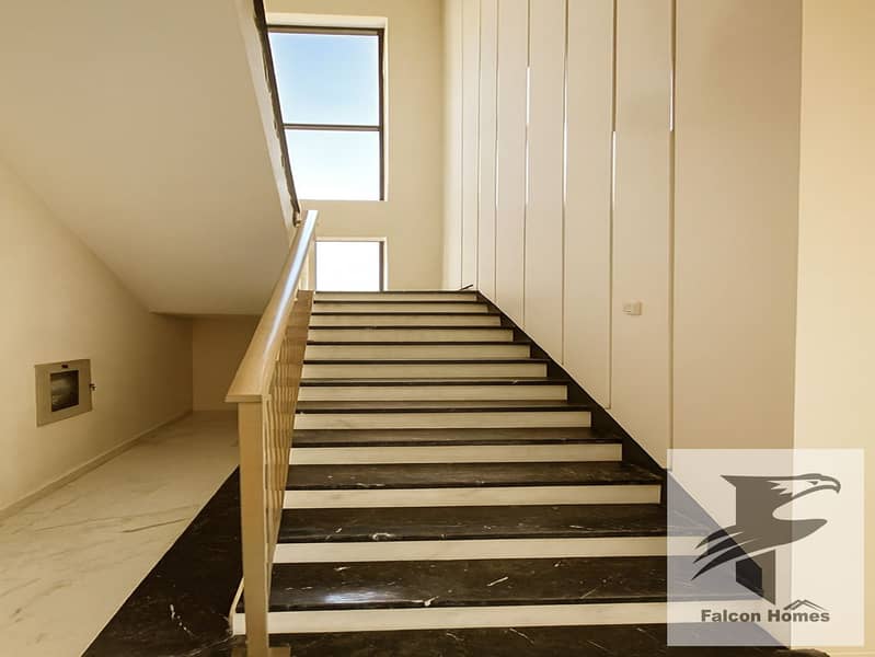 Brand New | 5BR Modern Villa with Big Garden - Image 12