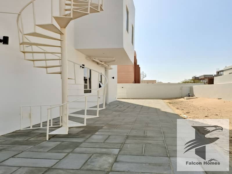 Brand New | 5BR Modern Villa with Big Garden - Image 26