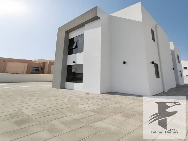 Brand New | 5BR Modern Villa with Big Garden - Image 29