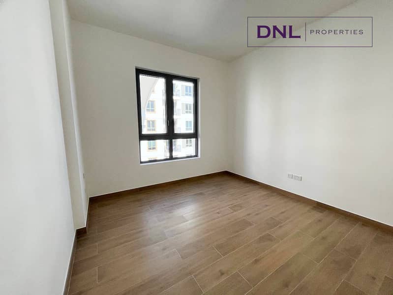 Sea and Skyline View | Spacious Layout | Resale - Image 9