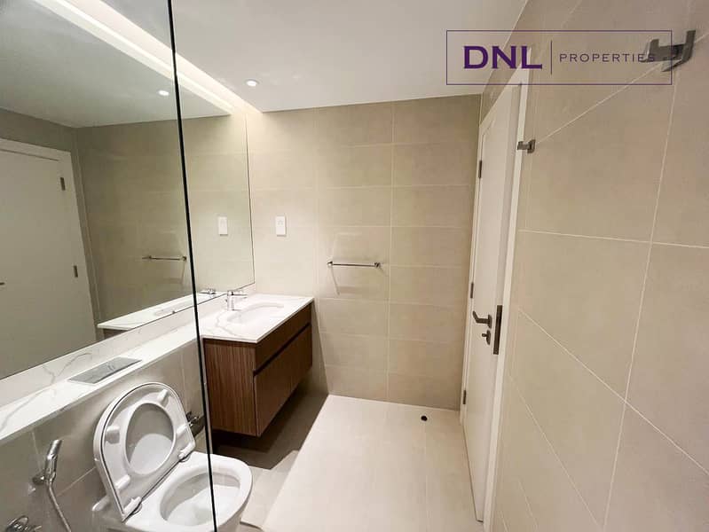 Sea and Skyline View | Spacious Layout | Resale - Image 14