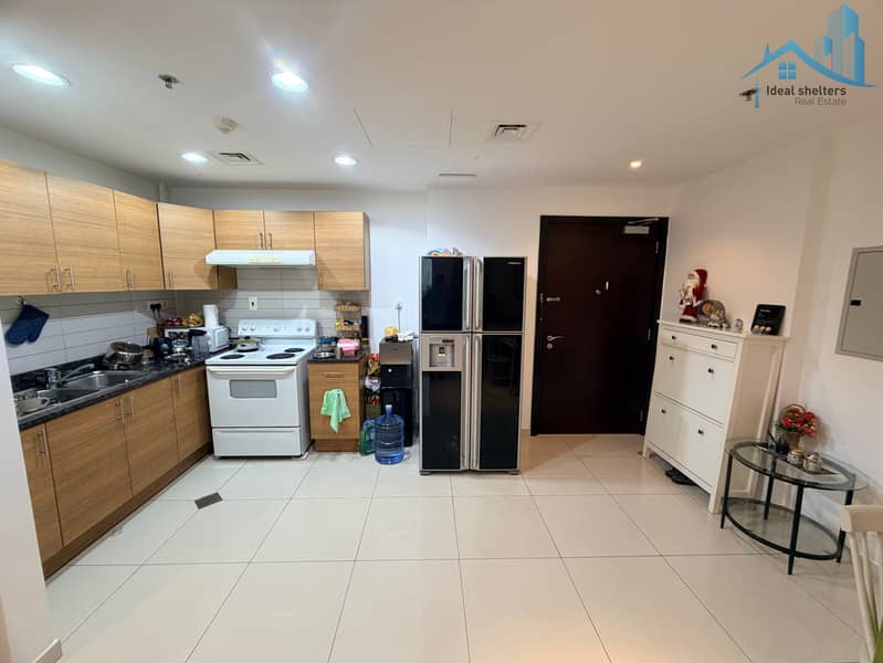 Fully furnished 1bhk Near Metro gated community