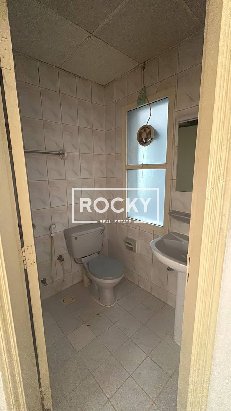 Studio Apt with Window A/C in Bur Dubai