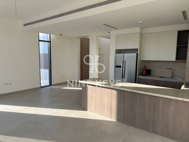 Vacant | Corner Villa | Prime Location