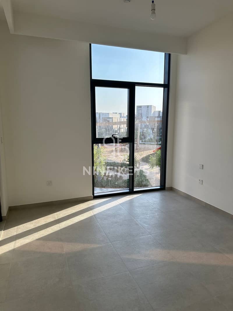 Vacant | Corner Villa | Prime Location - Image 7