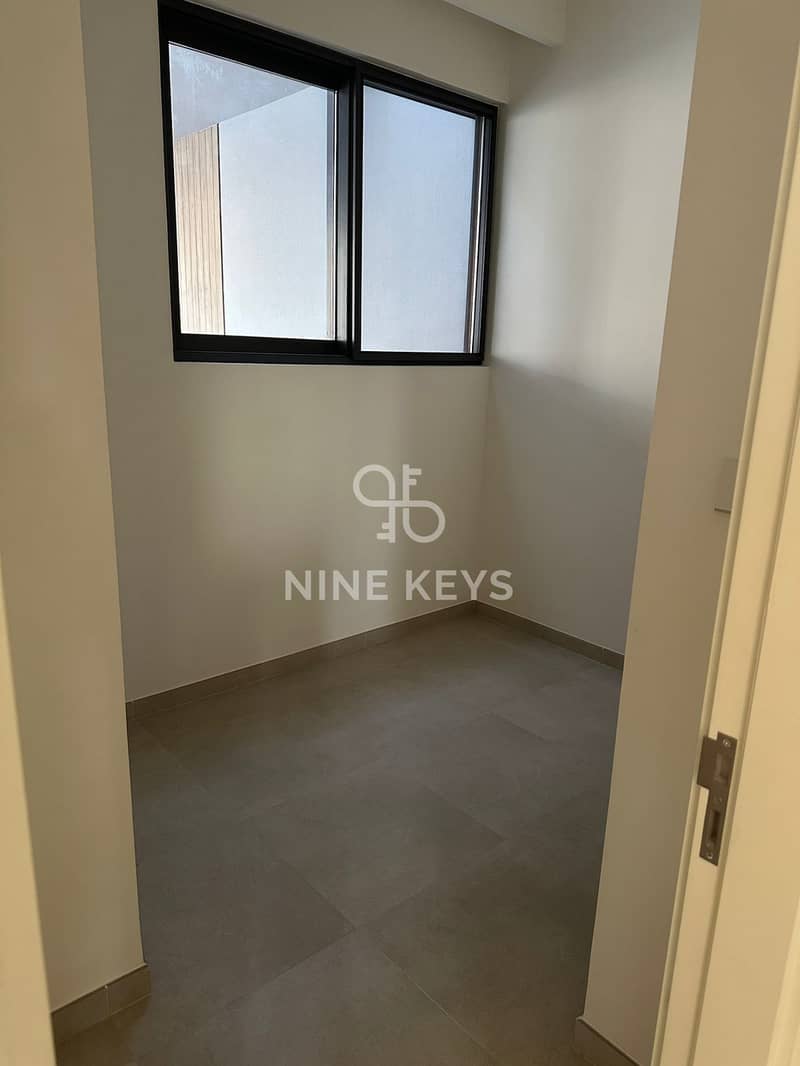 Vacant | Corner Villa | Prime Location - Image 10