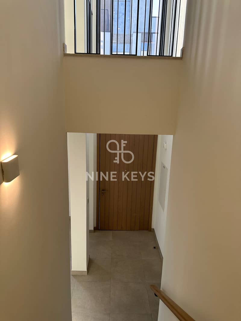 Vacant | Corner Villa | Prime Location - Image 22