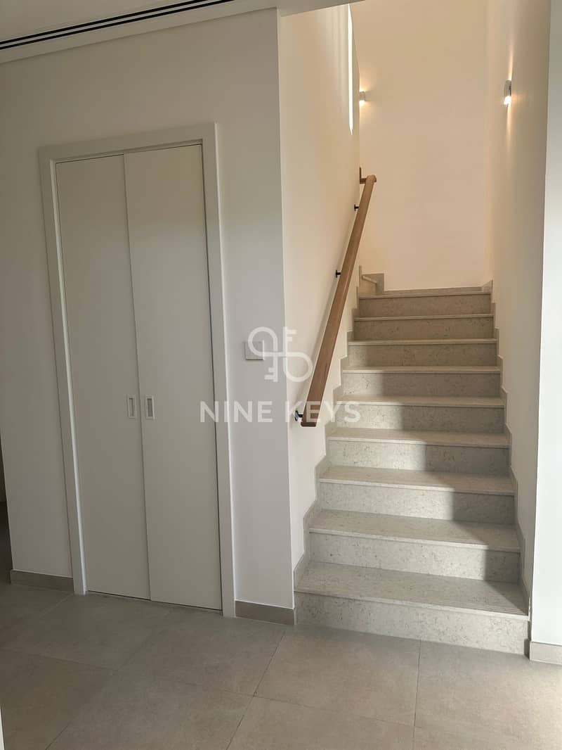 Vacant | Corner Villa | Prime Location - Image 23