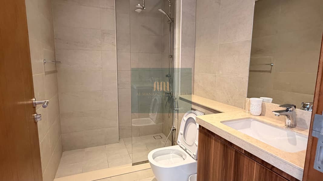 BURJ AND SEA VIEW | FULLY FURNISHED | PRIVATE BEACH ACCESS - Image 8