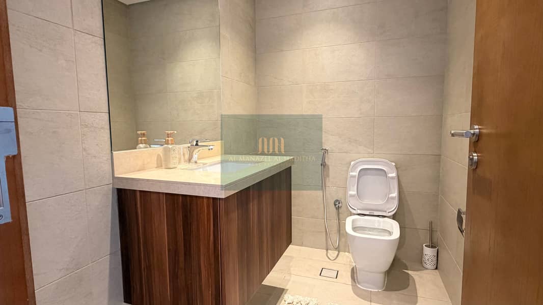 BURJ AND SEA VIEW | FULLY FURNISHED | PRIVATE BEACH ACCESS - Image 15