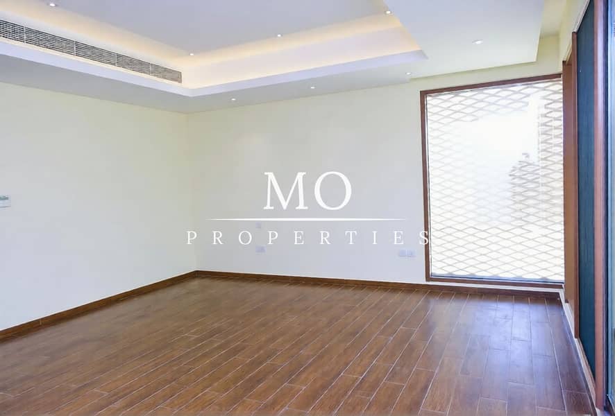 Best Priced 6 Bedrooms l Upgraded l Vacant - Image 8