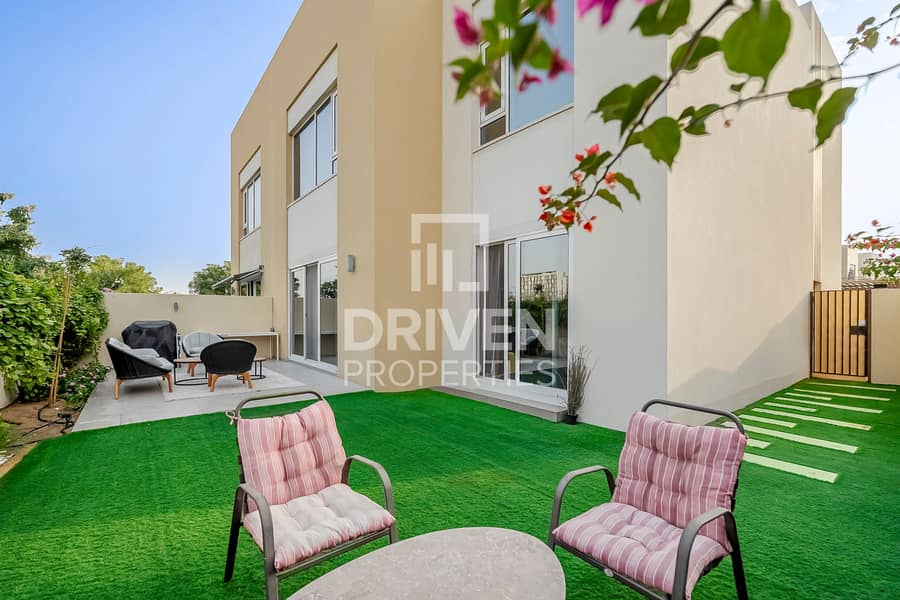 Upgraded and Fully Furnished | Single Row | VOT - Image 17