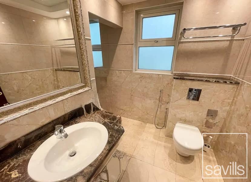 Private Lake View | Furnished | Family Home - Image 11