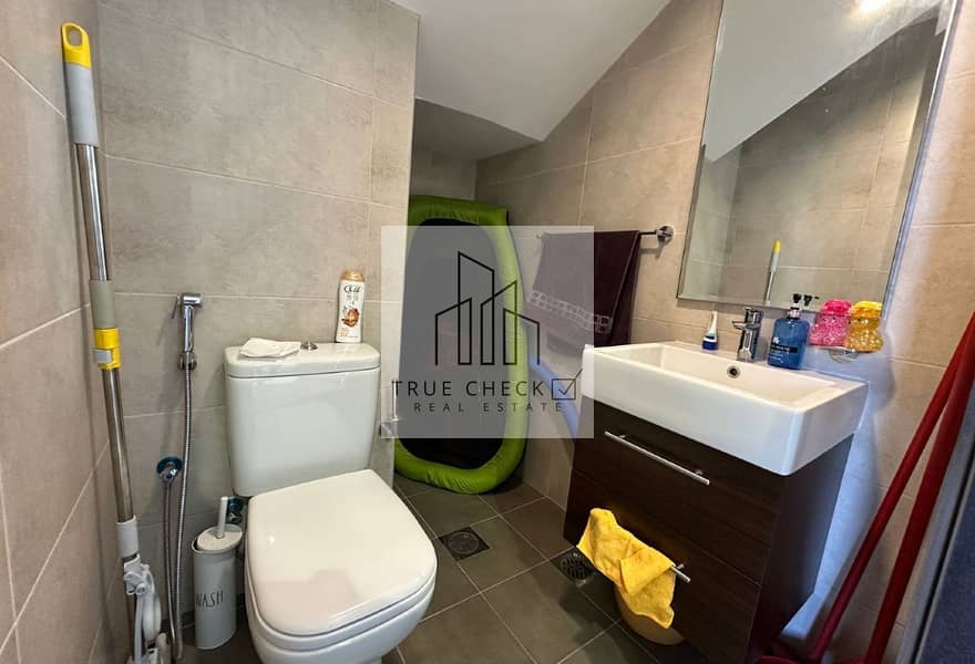 3 Bedrooms | Unfurnished | Single Row | Road Facing - Image 6