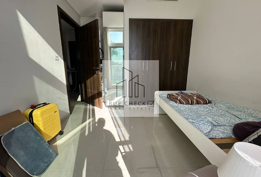 3 Bedrooms | Unfurnished | Single Row | Road Facing - Image 9