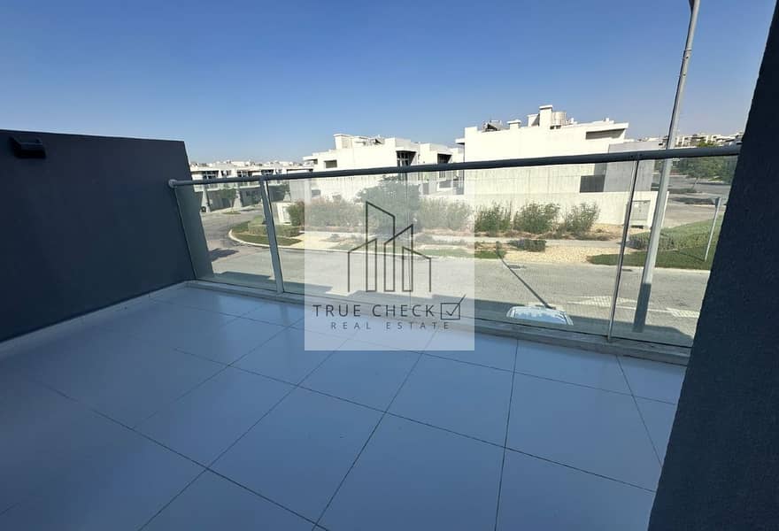 3 Bedrooms | Unfurnished | Single Row | Road Facing - Image 12