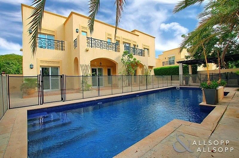 EXCLUSIVE | 6 Bedrooms | Pool | Upgraded