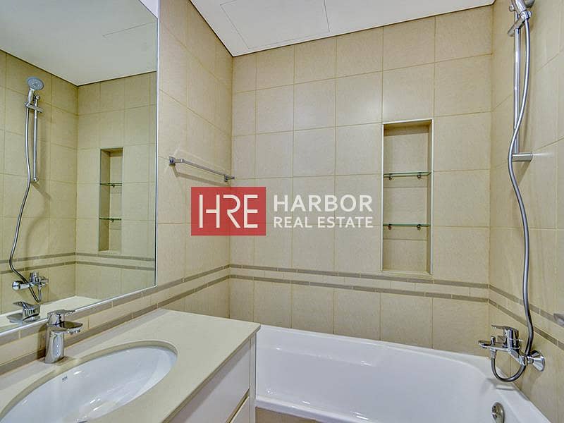 Skyline Views | Modern Studio | Prime Location - Image 7