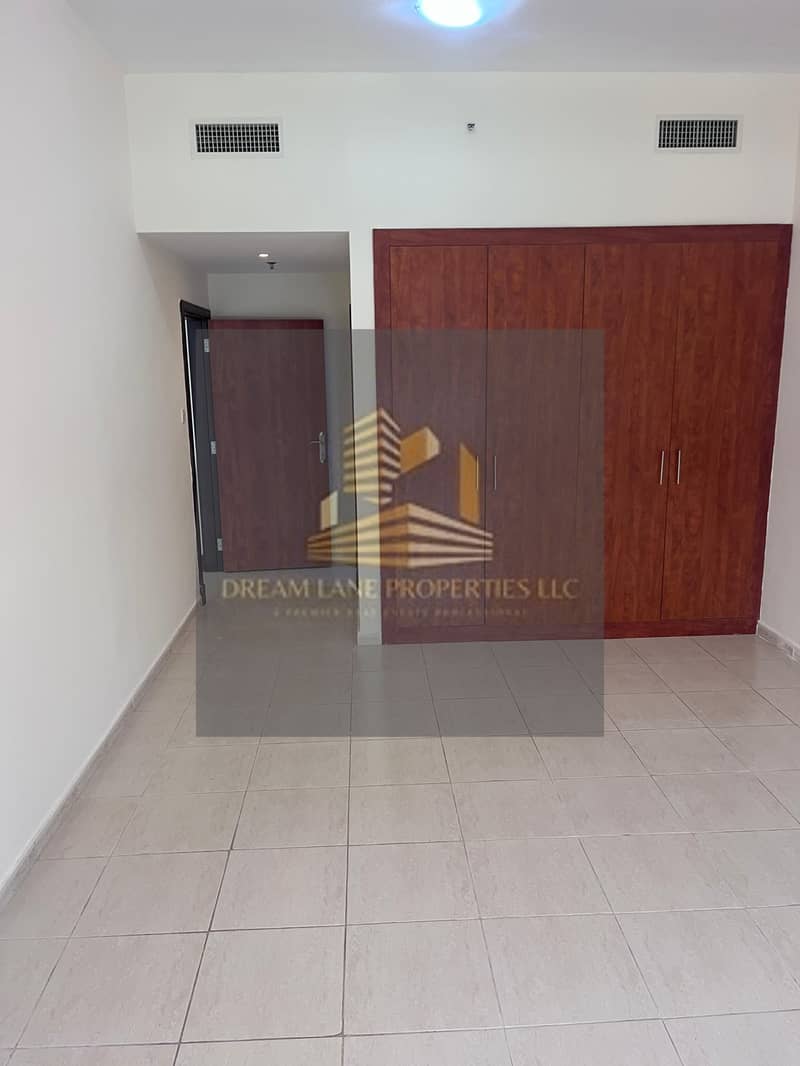 EXCELLENT TOWER AND GOOD RENT/BIGGER SIZE 930 SQFT/OLYMPIC PARK 3/HIGHER FLOOR/RENT 70 K
