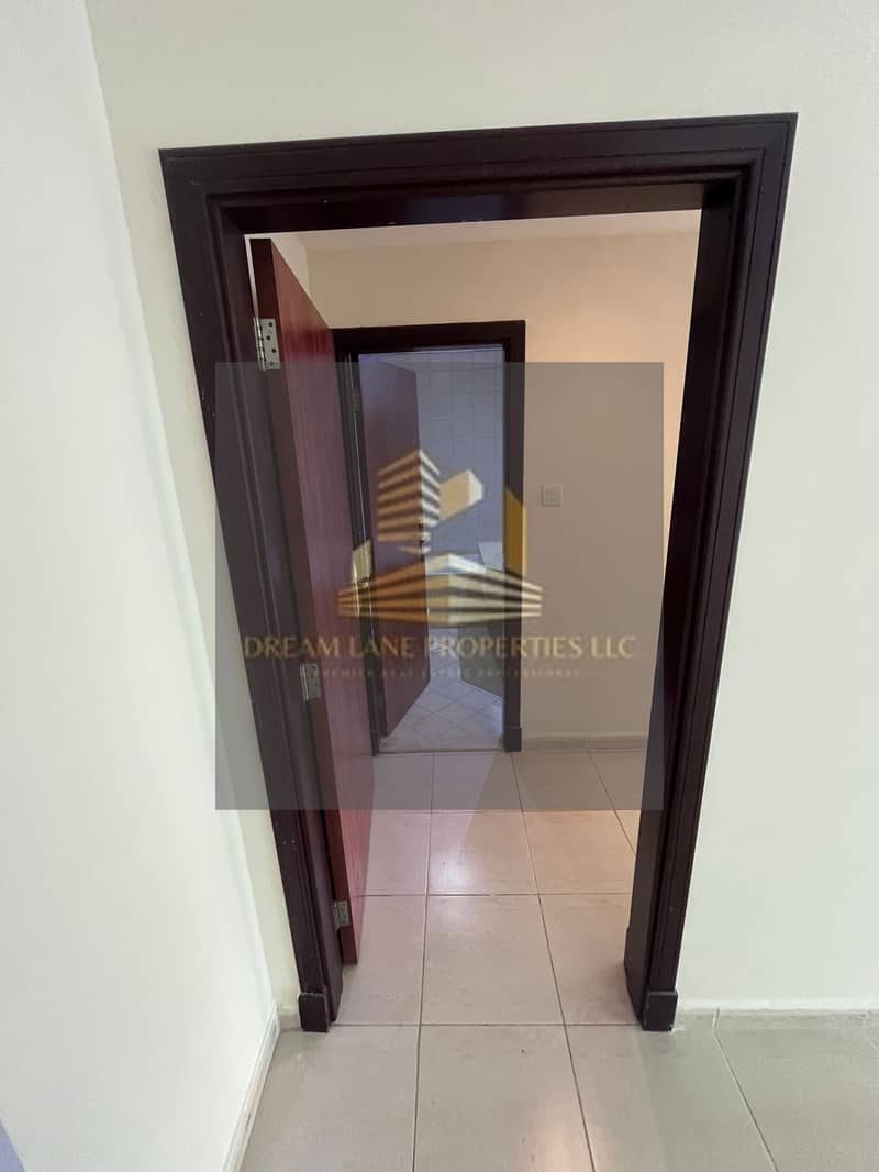 EXCELLENT TOWER AND GOOD RENT/BIGGER SIZE 930 SQFT/OLYMPIC PARK 3/HIGHER FLOOR/RENT 70 K