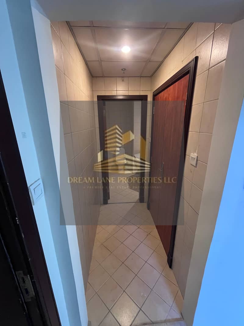 EXCELLENT TOWER AND GOOD RENT/BIGGER SIZE 930 SQFT/OLYMPIC PARK 3/HIGHER FLOOR/RENT 70 K